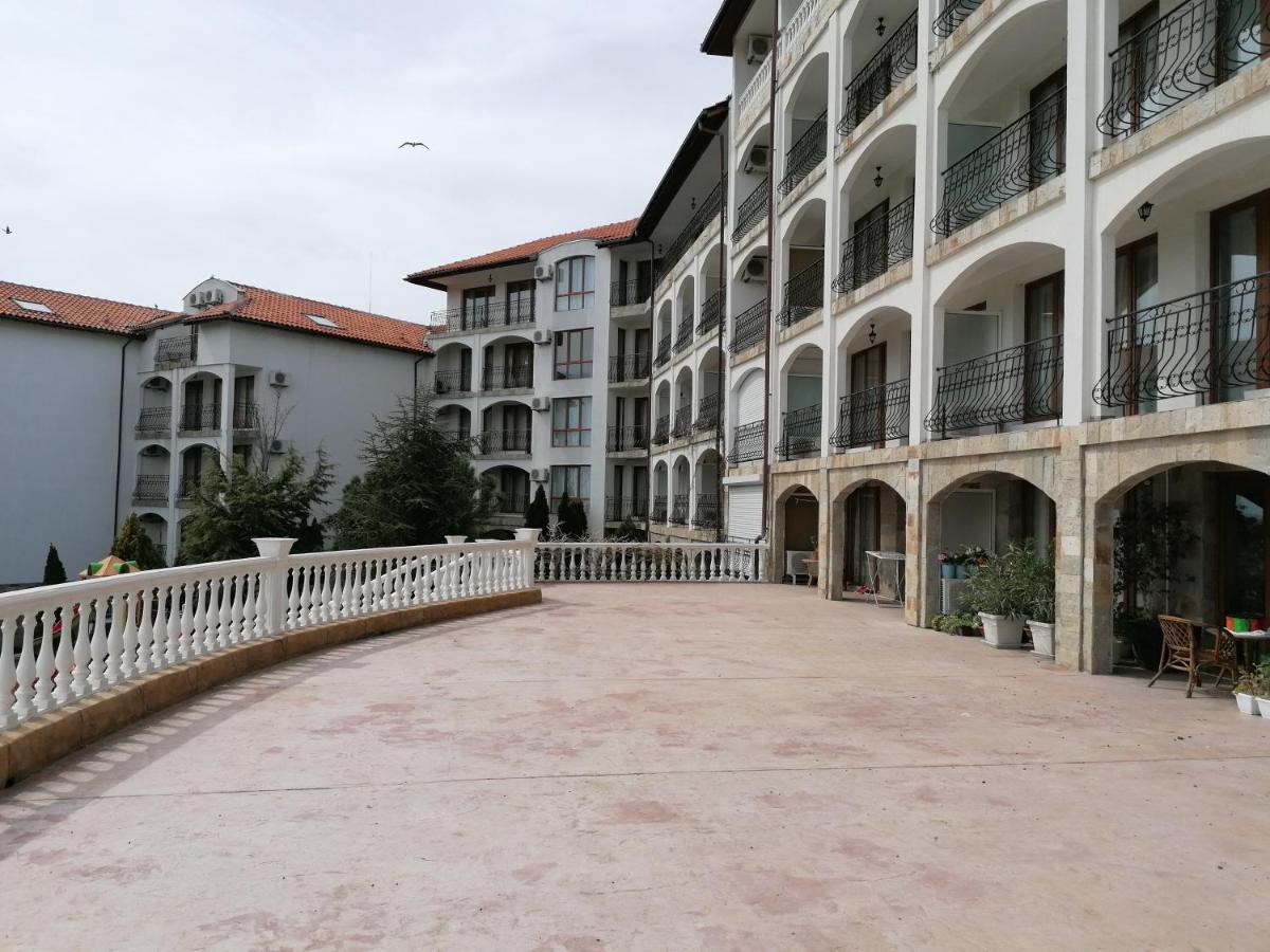 Triumph Holiday Village Sveti Vlas Bagian luar foto