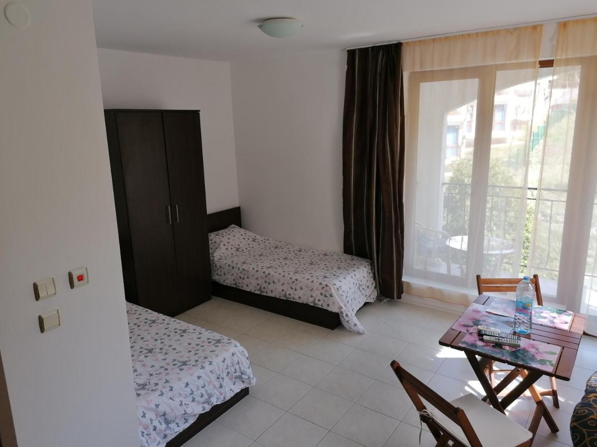 Triumph Holiday Village Sveti Vlas Bagian luar foto