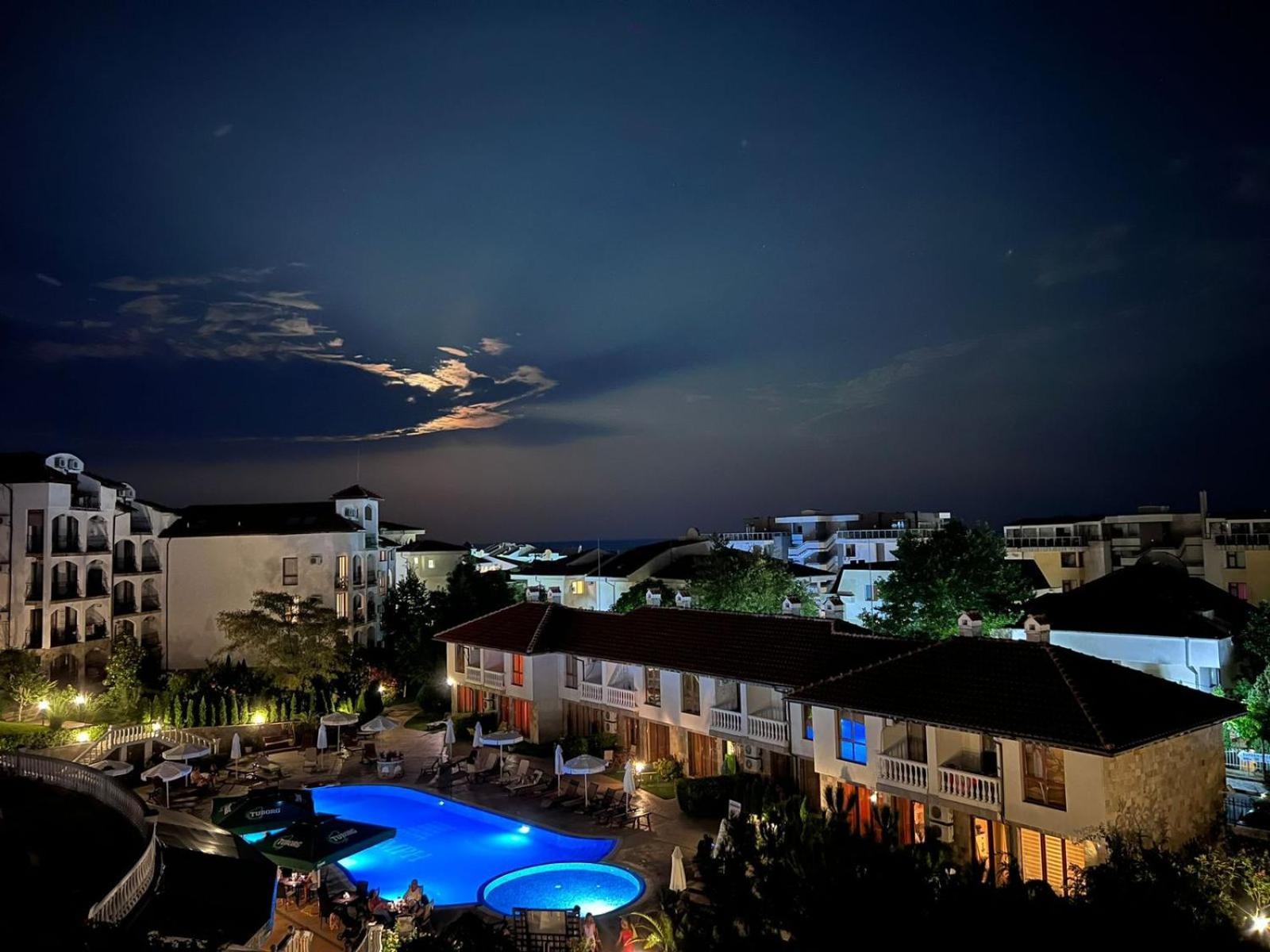 Triumph Holiday Village Sveti Vlas Bagian luar foto