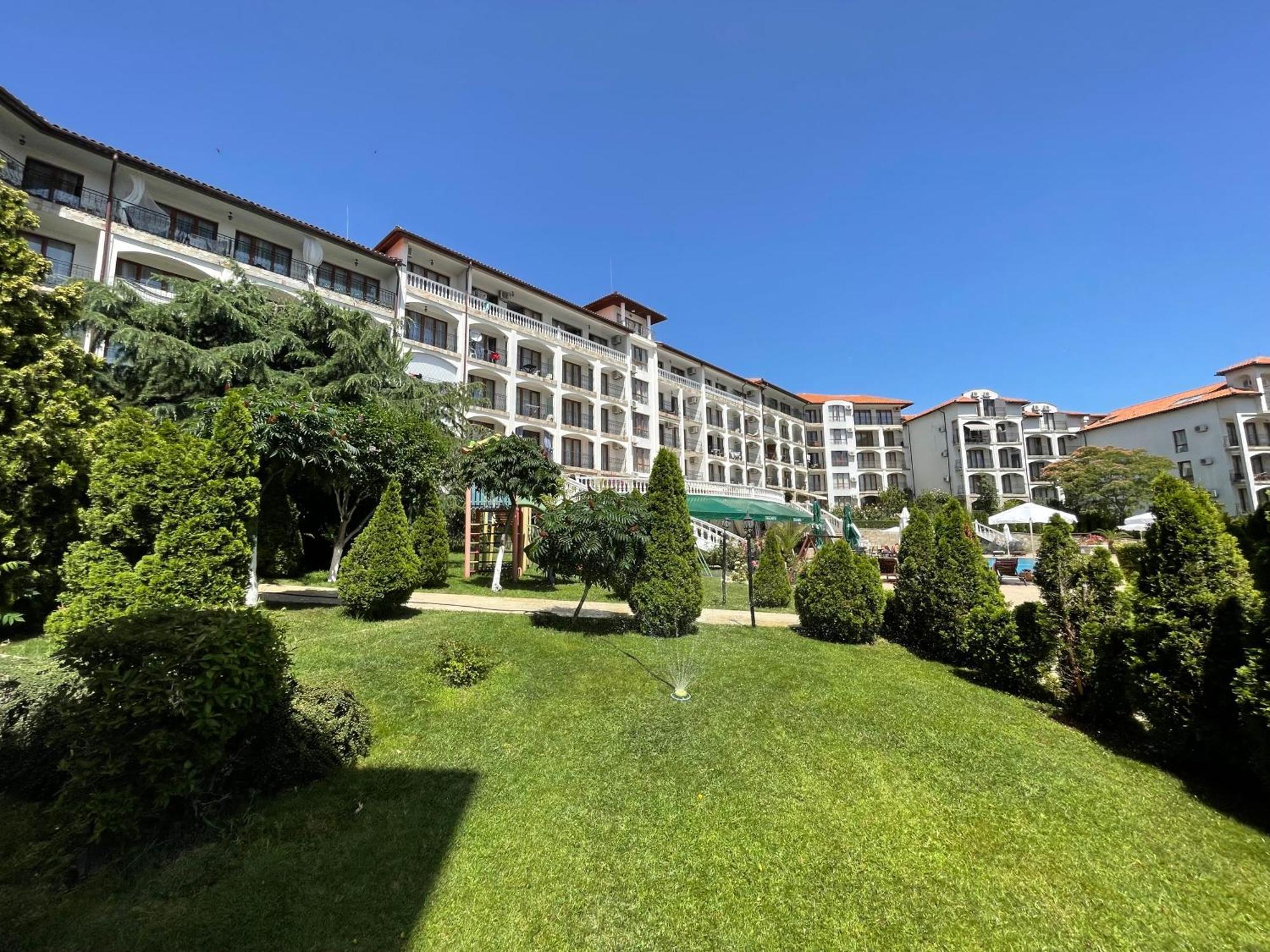 Triumph Holiday Village Sveti Vlas Bagian luar foto